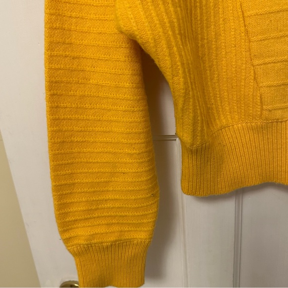 🔥 Simon Chang Mustard Yellow Women's Sweater - Picture 7 of 8